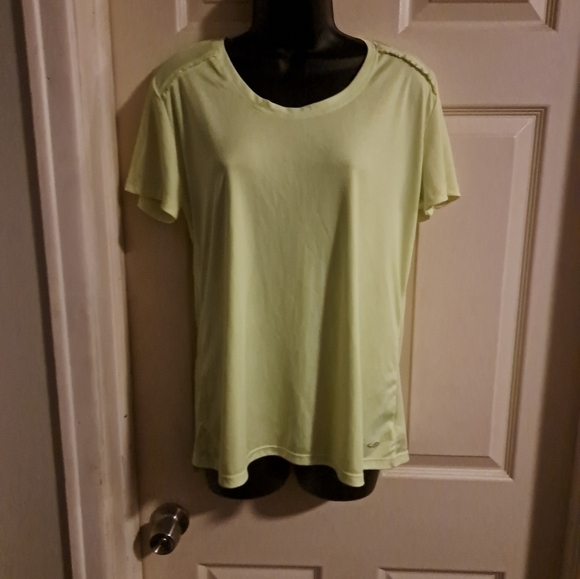 Champion T-shirt yellow is brighter then the pictures  size large 5/$25 - Picture 1 of 3